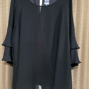 Teresa 3/4 bell sleeve top